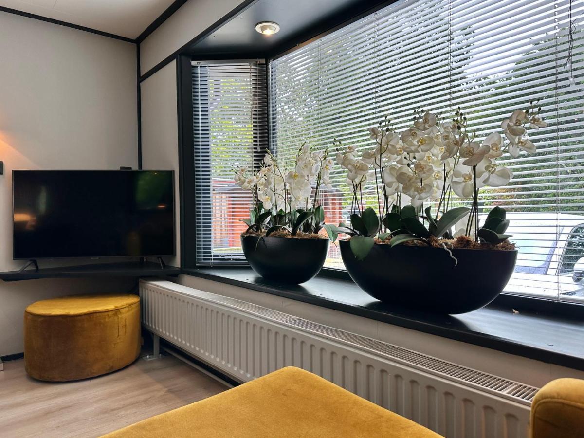 Gezellig Chalet Met 2 Slaapkamers Aan Bosrand Erm Exteriör bild