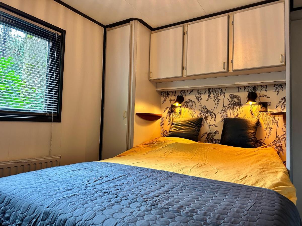 Gezellig Chalet Met 2 Slaapkamers Aan Bosrand Erm Exteriör bild