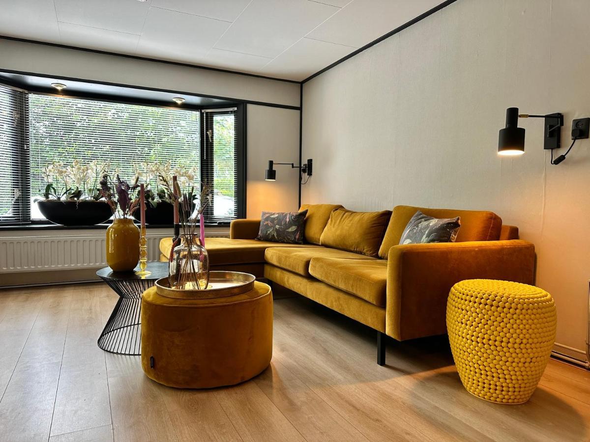 Gezellig Chalet Met 2 Slaapkamers Aan Bosrand Erm Exteriör bild
